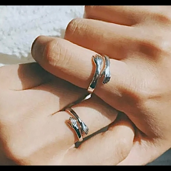 925s stamped Silver Hugging hug Hands Ring band couples/ mom daughter etc - Picture 3 of 7